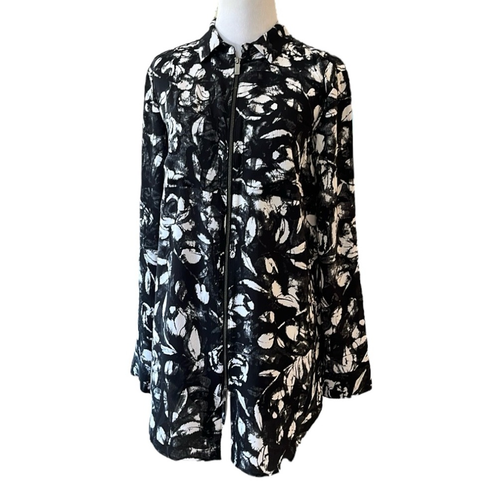 ROCK & REPUBLIC LONG SLEEVE FLORAL TUNIC ZIP FRONT BLOUSE BLACK WHITE SIZE XS